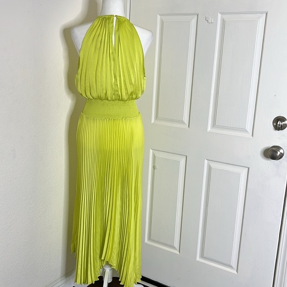 Joie Haltertop Pleated Midi Dress in Limeade Size Medium New - Picture 6 of 12